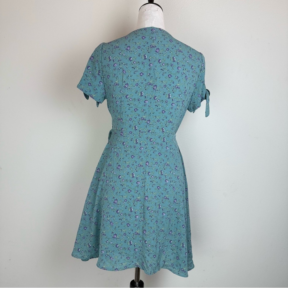 Miami Green Floral Wrap Dress Size‎ S Ruffle Short Sleeve Lightweight - Picture 3 of 7